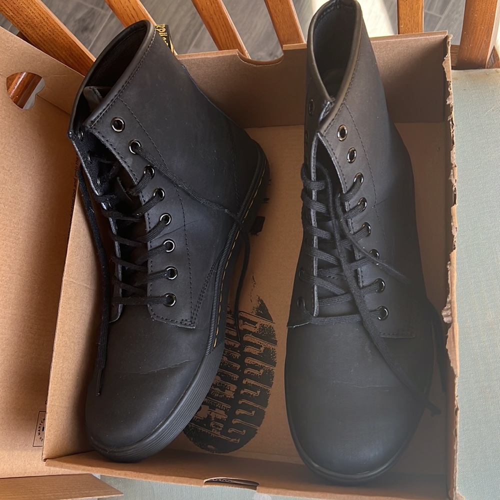 SHERIDAN WOMEN'S MATTE CASUAL BOOTS